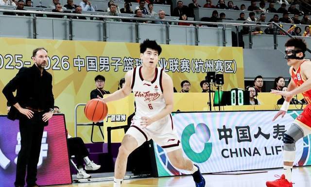 开云体育官方网站-砍27分+7记三分！国手后卫打法堪比CBA小外援，率队掀翻卫冕冠军